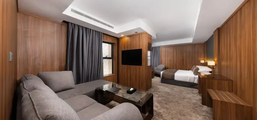 E hotel image